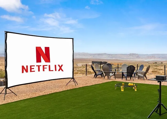 Views, Hot Tub, Game Room, Outdoor Theater Holiday home