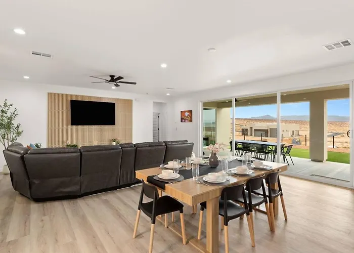 Views, Hot Tub, Game Room, Outdoor Theater *