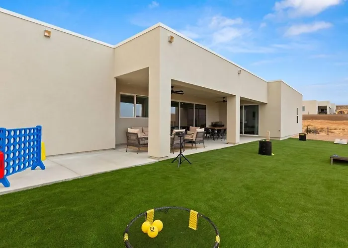Views, Hot Tub, Game Room, Outdoor Theater Holiday home