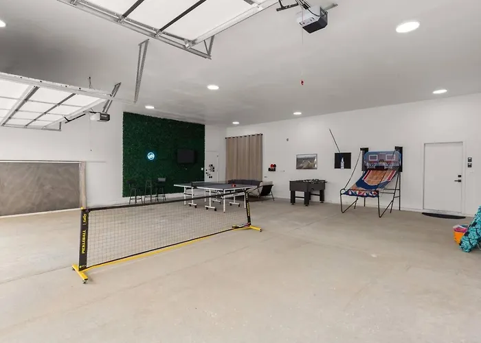 Holiday home Views, Hot Tub, Game Room, Outdoor Theater